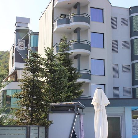 Luander Hotel Tirana Buitenkant foto