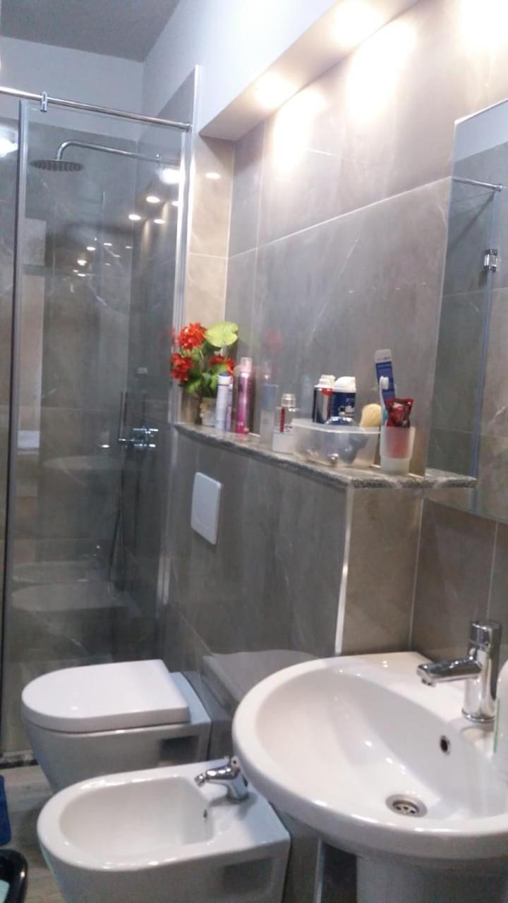Luander Hotel Tirana Kamer foto