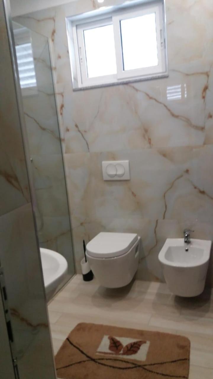 Luander Hotel Tirana Kamer foto