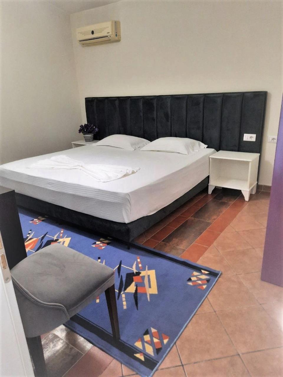 Luander Hotel Tirana Kamer foto