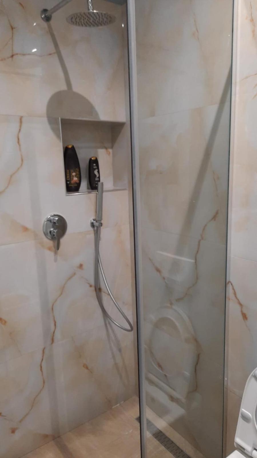 Luander Hotel Tirana Kamer foto