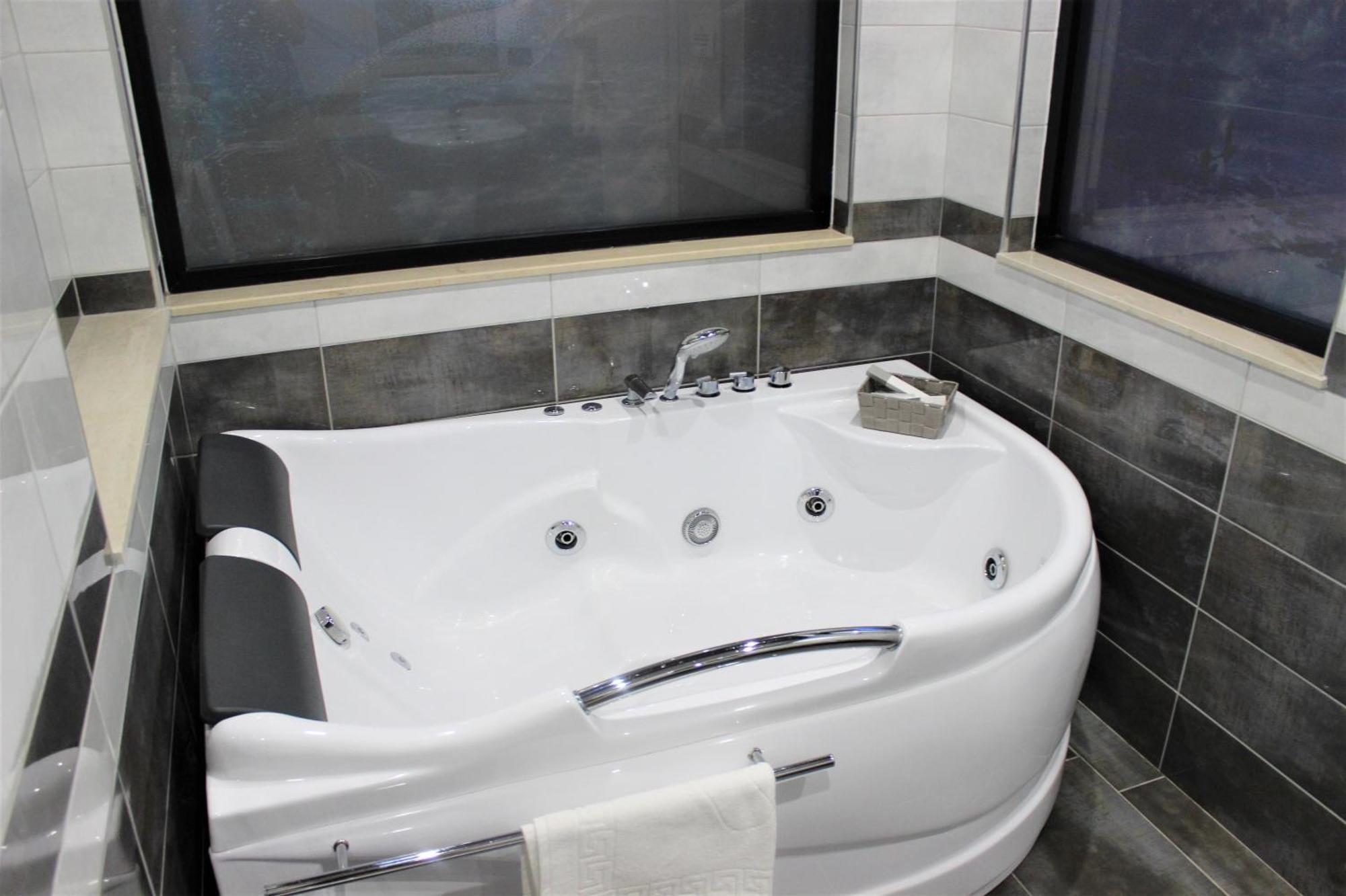 Luander Hotel Tirana Kamer foto